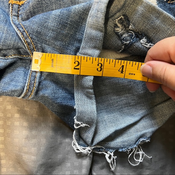 Aeropostale jean shorts midi denim distressed size 4 - Picture 2 of 7